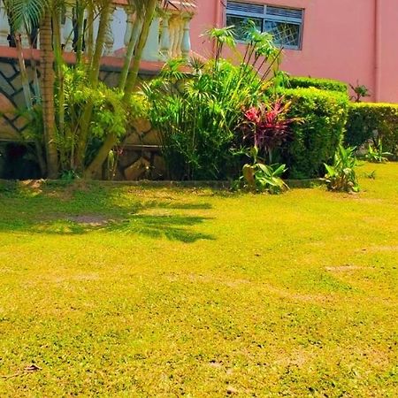 La Feve Beach Bed And Breakfast Entebbe Ентебе Екстериор снимка